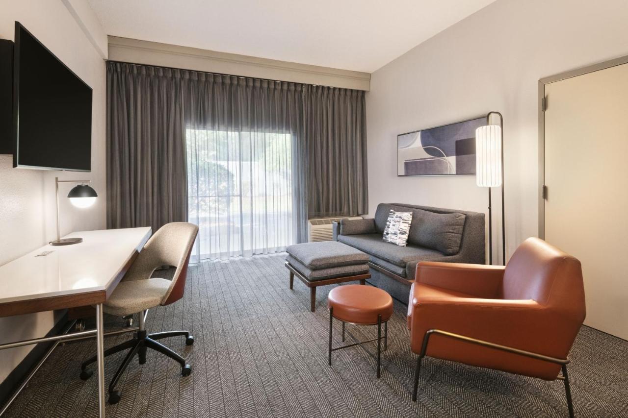 Hotel Courtyard By Marriott Burlington Zewnętrze zdjęcie