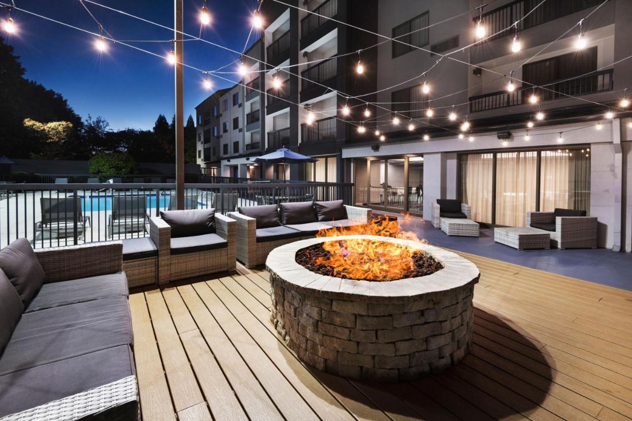 Hotel Courtyard By Marriott Burlington Zewnętrze zdjęcie